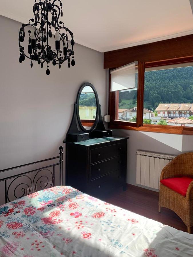 Apartamento Río Asón: Tranquilo Retiro con Piscina y Wi-Fi Gibaja Exterior photo